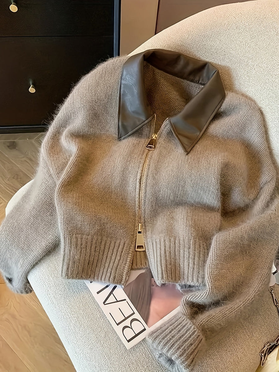 Damen Strickjacke kurz mit Reißverschluss und Kragen in Beige