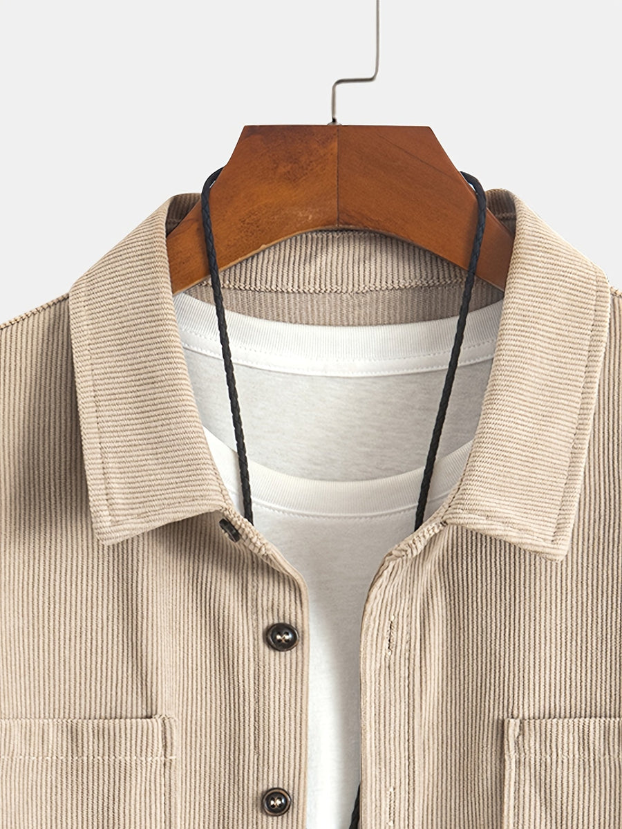 Herenoverhemd met ribfluweellook, knoopsluiting, lange mouwen en twee borstzakken