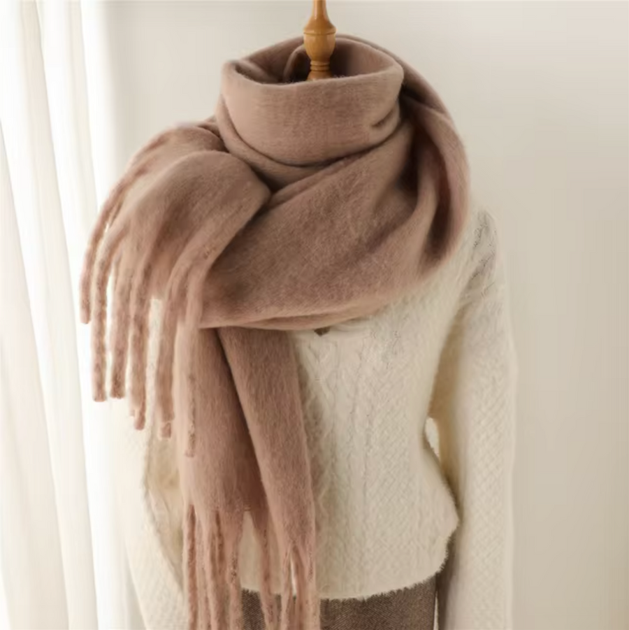 Weicher Fransenschal aus flauschigem Material für Damen in Magenta