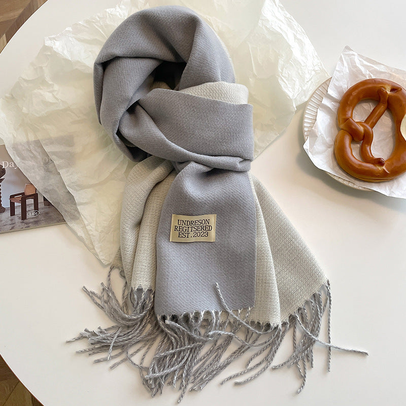 Weicher Winterschal mit Fransen und Farbblock-Design