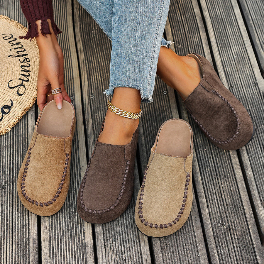Mocassinpantoffels voor dames met sierstiksels en open hiel