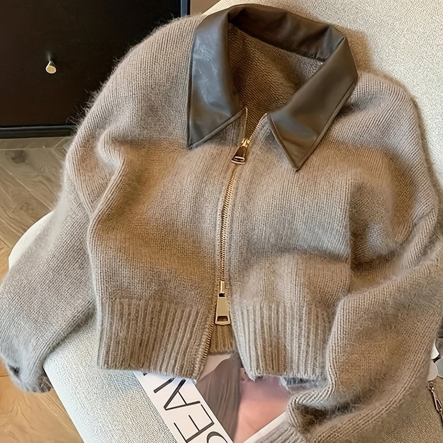 Damen Strickjacke kurz mit Reißverschluss und Kragen in Beige