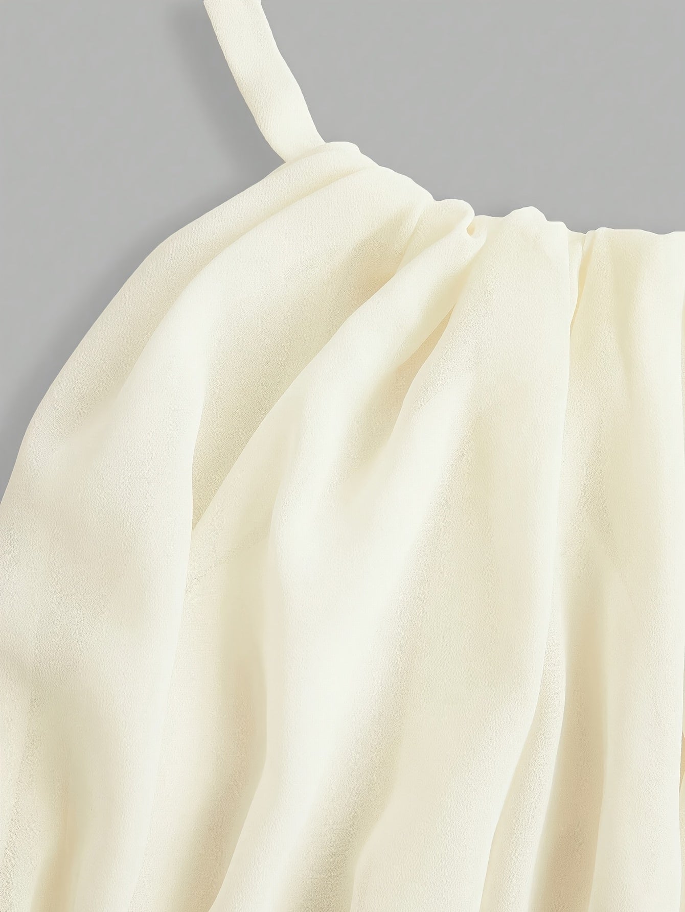 Damen Haltertop mit Raffung und Schößchen – Elegantes, feminines Oberteil für Alltag und besondere Anlässe