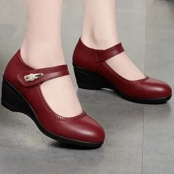 Damen Keilabsatz Schuhe mit Riemen und Schnalle