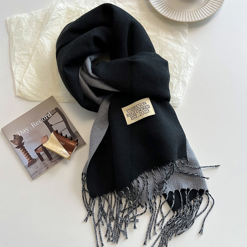 Weicher Winterschal mit Fransen und Farbblock-Design