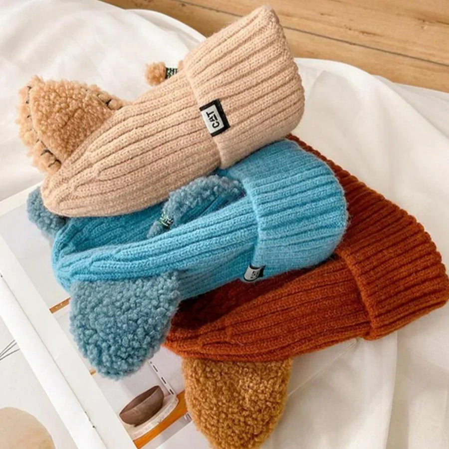 Gerippte Beanie Mütze mit Katzenohren aus weichem Material