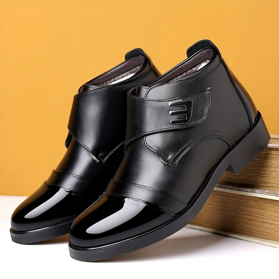 Herren Stiefeletten Schwarz Glänzende Spitze Flacher Absatz Klettverschluss