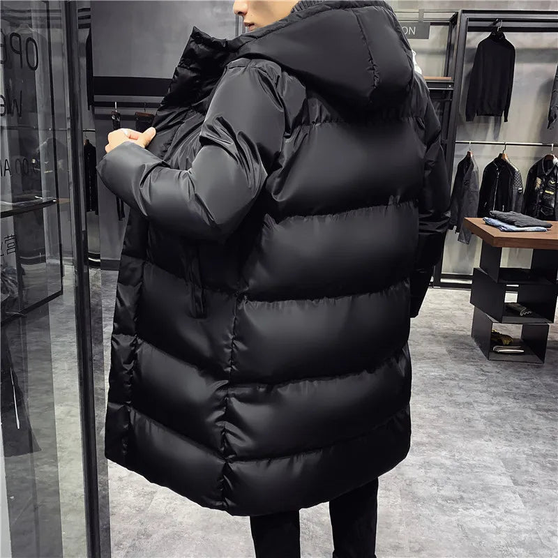 Langer Schwarzer Herren Winter Daunenjacke mit Kapuze Steppmantel