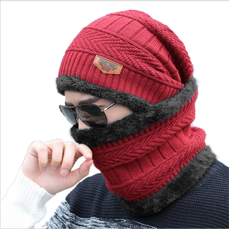 Gebreide beaniemuts met klep en warme colsjaal, winterset
