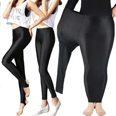 Schwarze glänzende Leggings mit hohem Bund