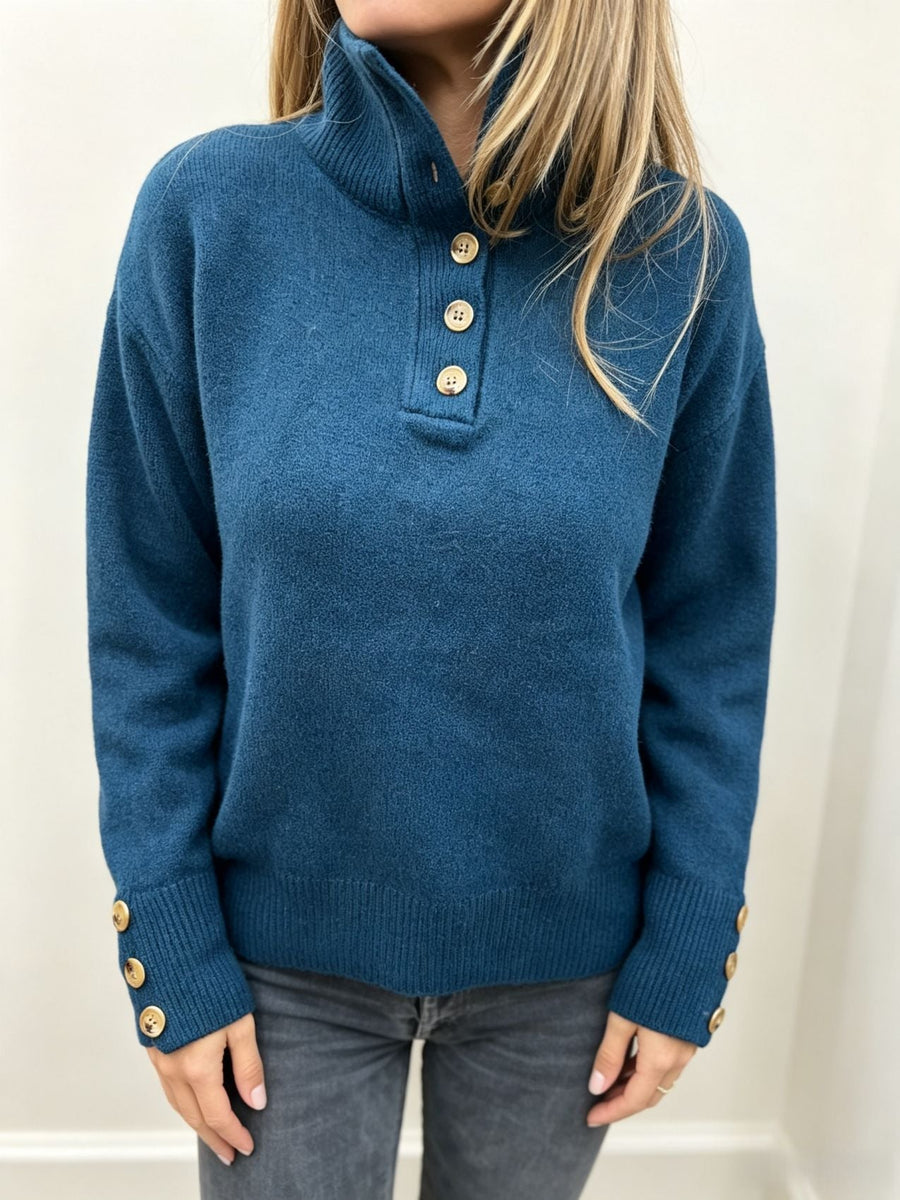 Damen Stehkragen Pullover mit Knopfleiste und Knopfdetails an den Ärmeln