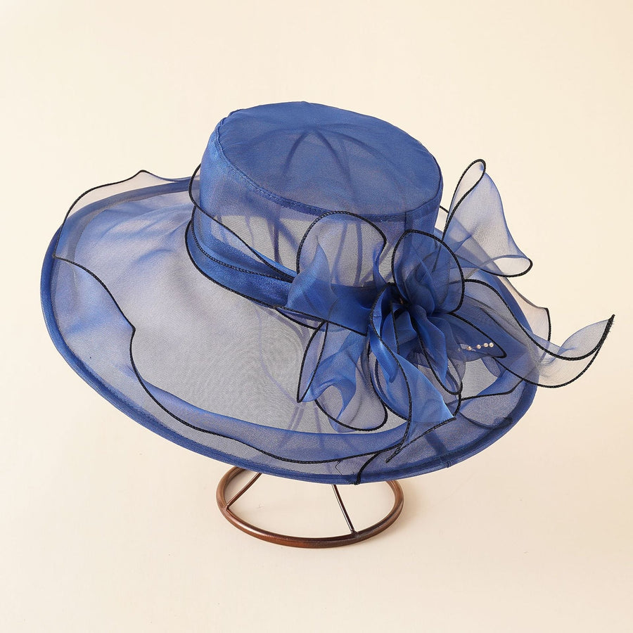Damen eleganter Organza Hut mit breiter Krempe und Blumen-Applikation