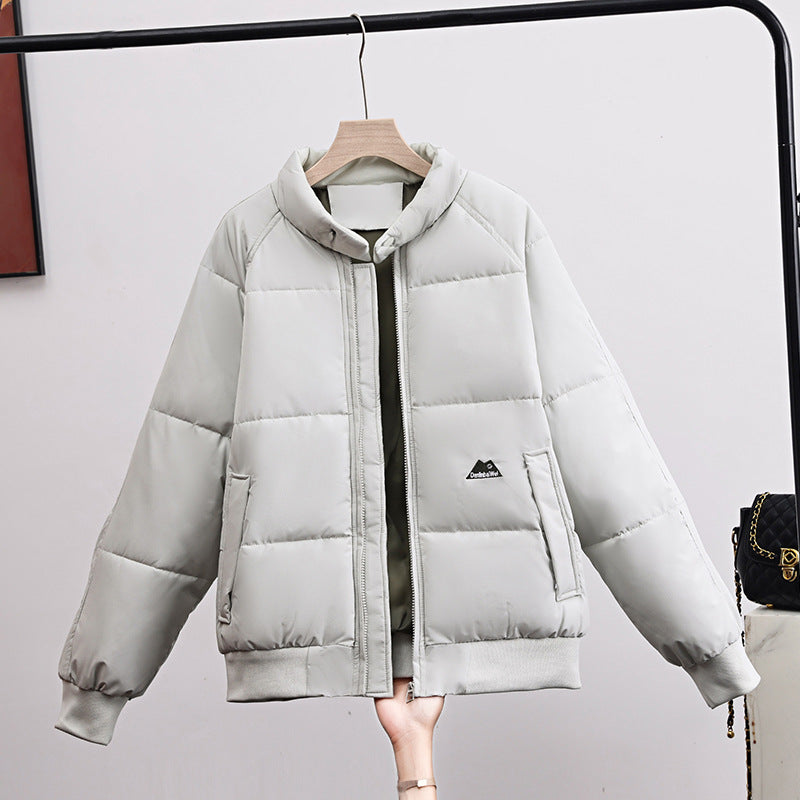 Kurze Steppjacke mit Stehkragen und Reißverschluss