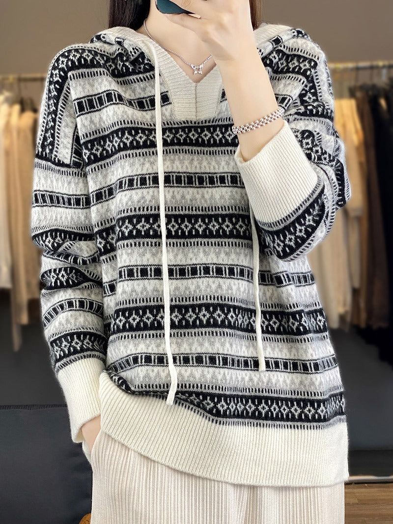 Gestrickter Damen Hoodie mit Mustern und Kapuze