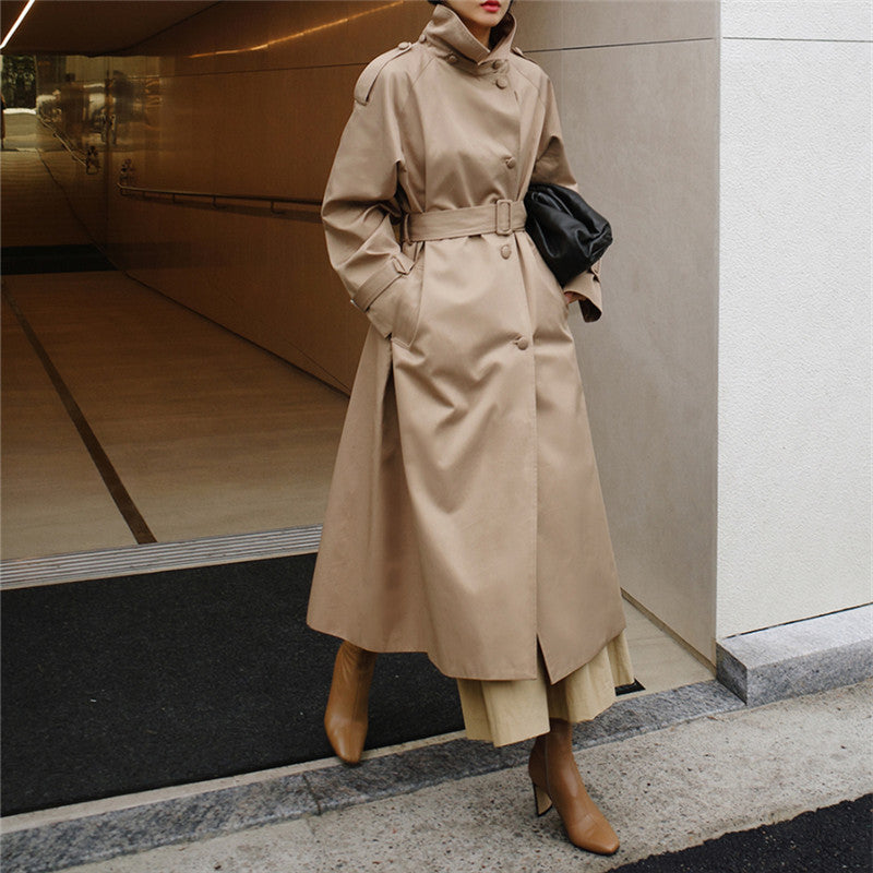 Lange elegante trenchcoat voor dames met opstaande kraag en riem, kaki