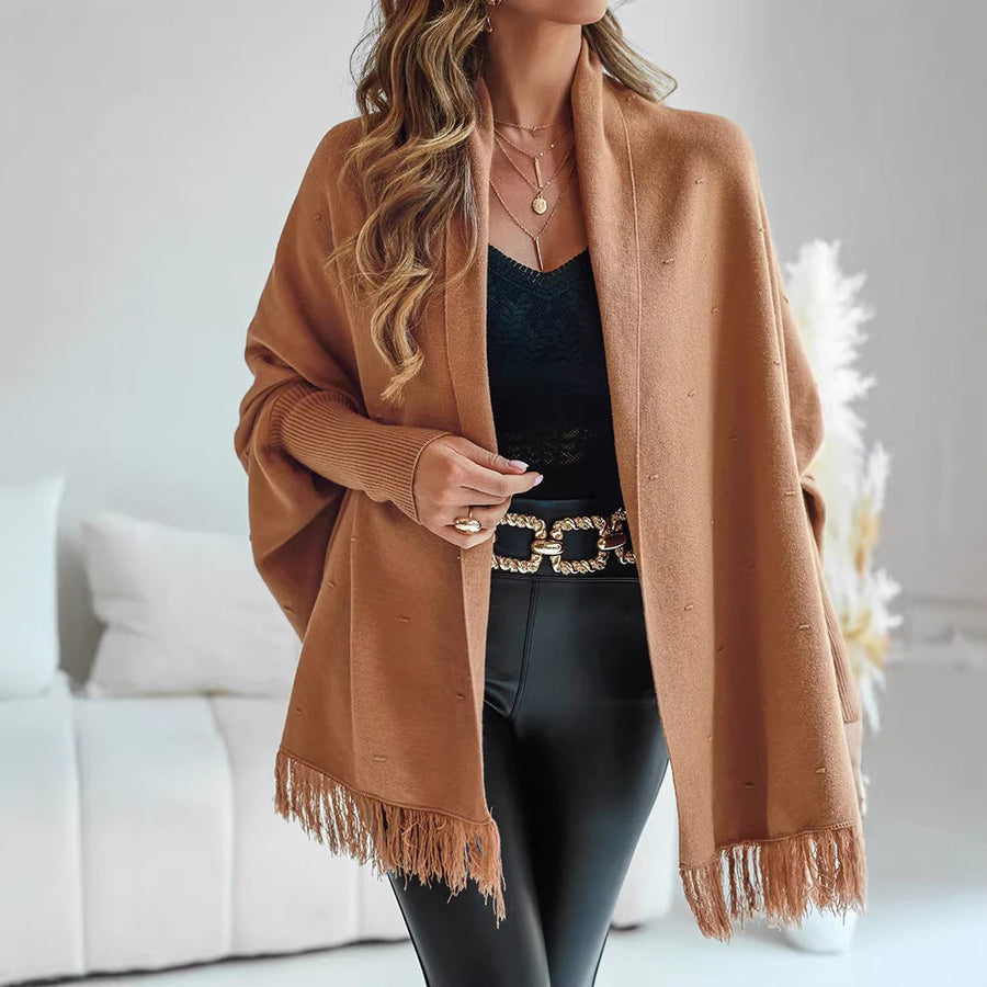 Damesponchovest met franjes en vleermuismouwen, camel