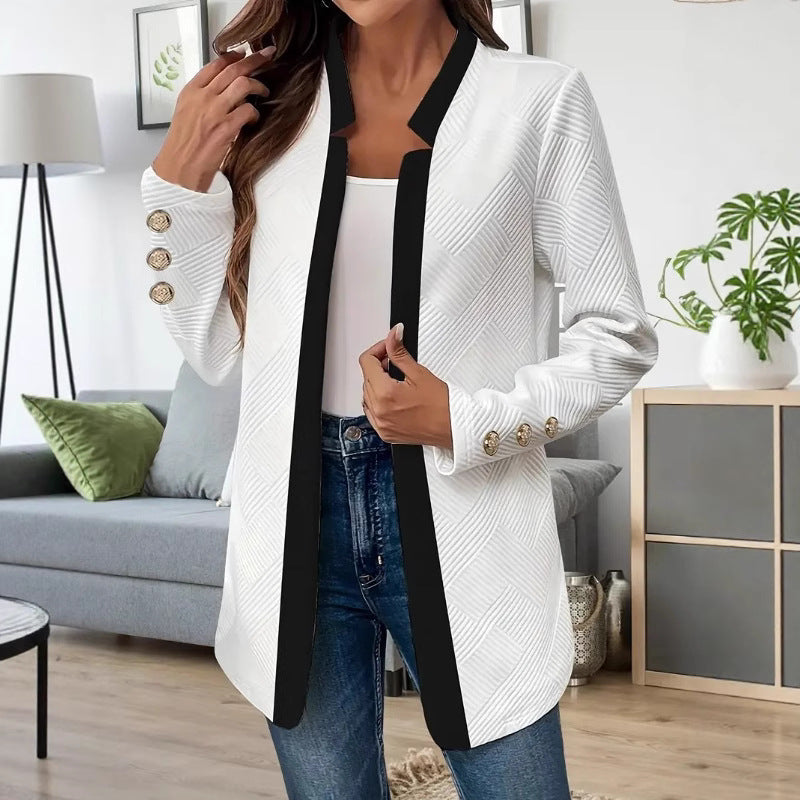 Lange damesblazer met contrasterende revers en sierknopen