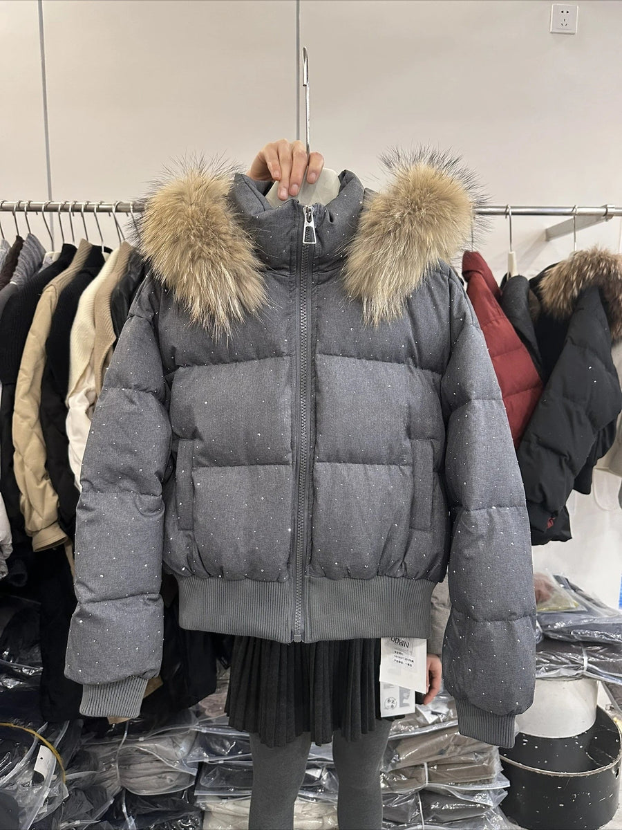 Kurze Damen Winter Daunenjacke mit Fellkapuze und Glitzer-Punkten