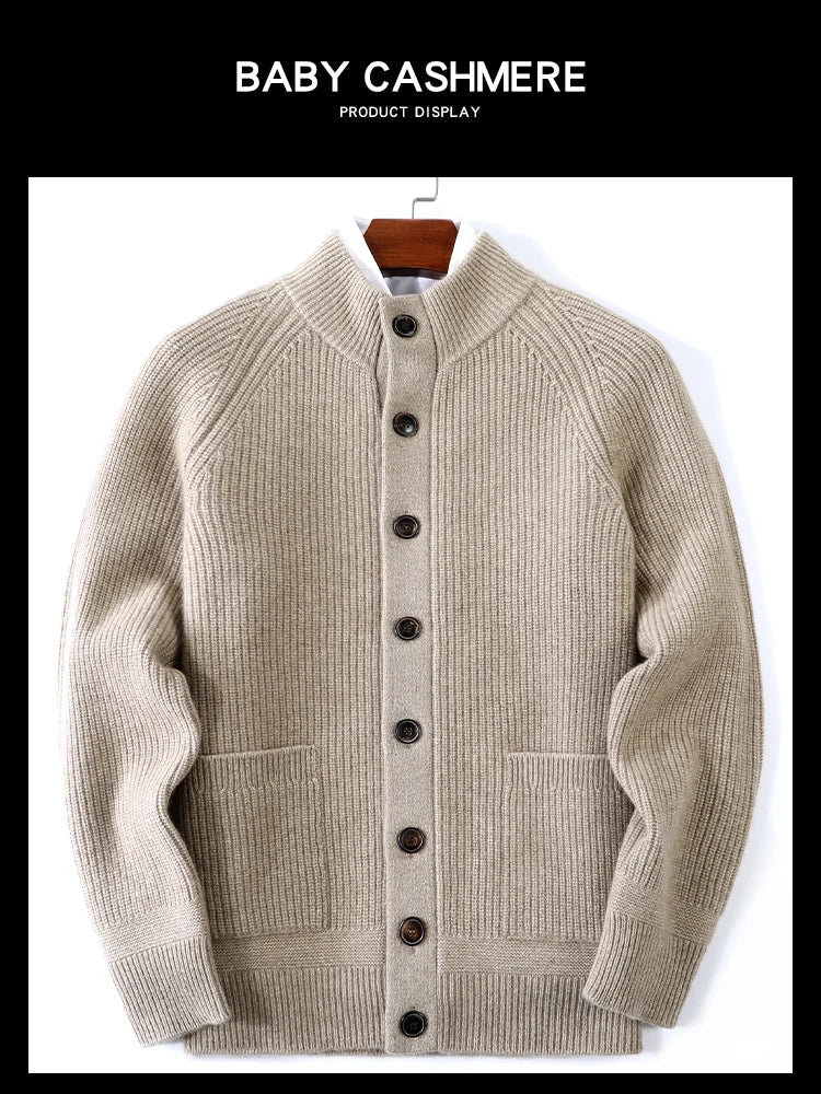 Beige herenvest met opstaande kraag en knoopsluiting, fijngebreid vest met zakken