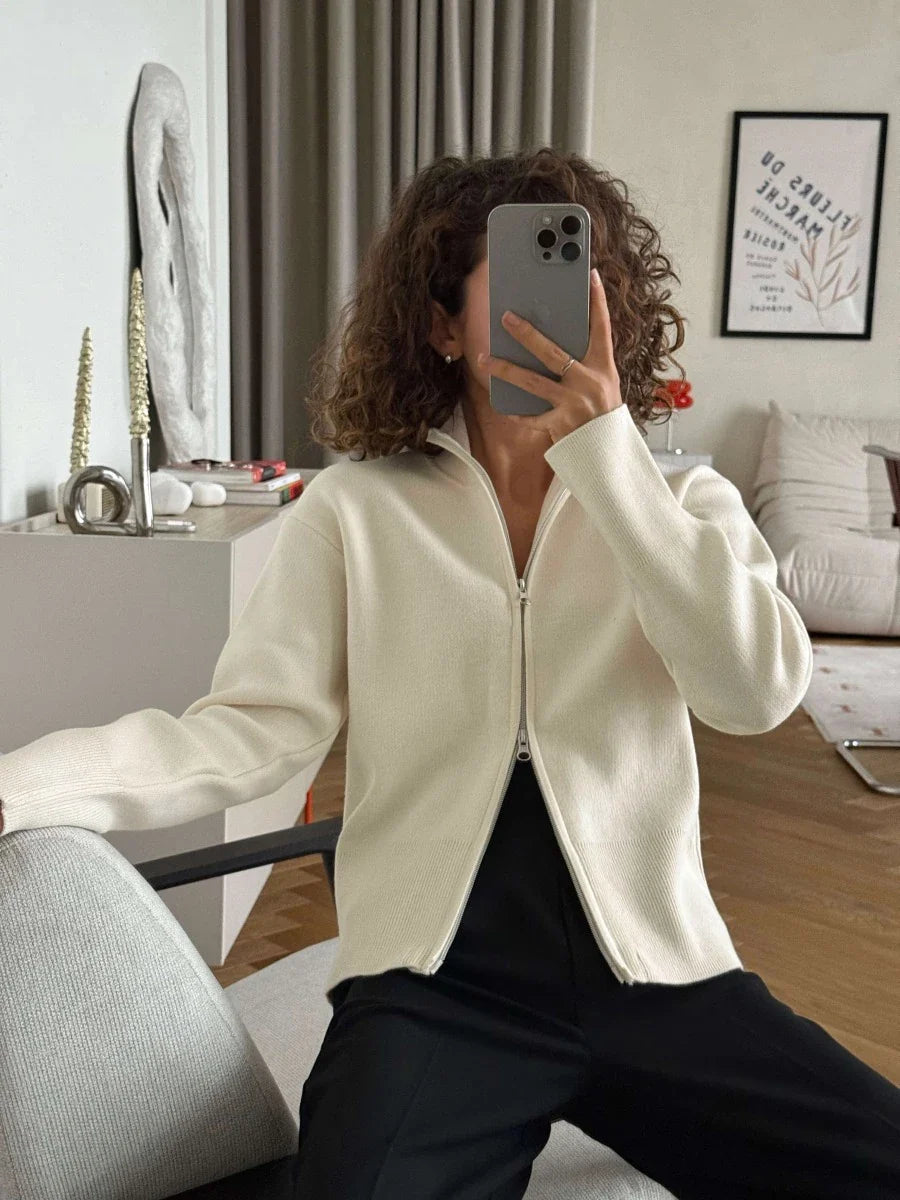 Damesvest met rits en opstaande kraag