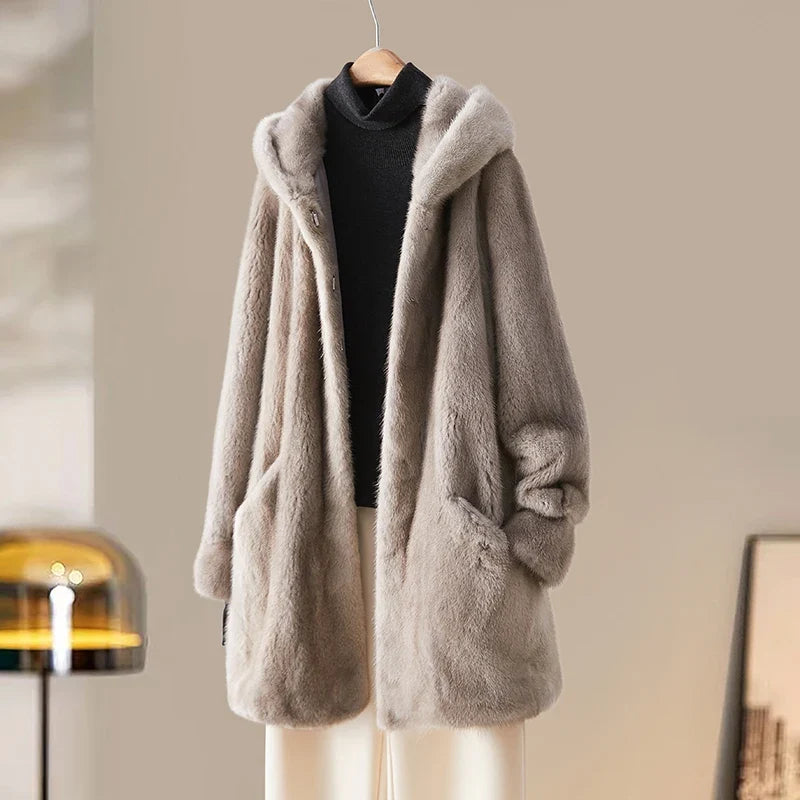 Damen Kapuzenmantel in Beige aus weichem Material mit Taschen, langer Schnitt