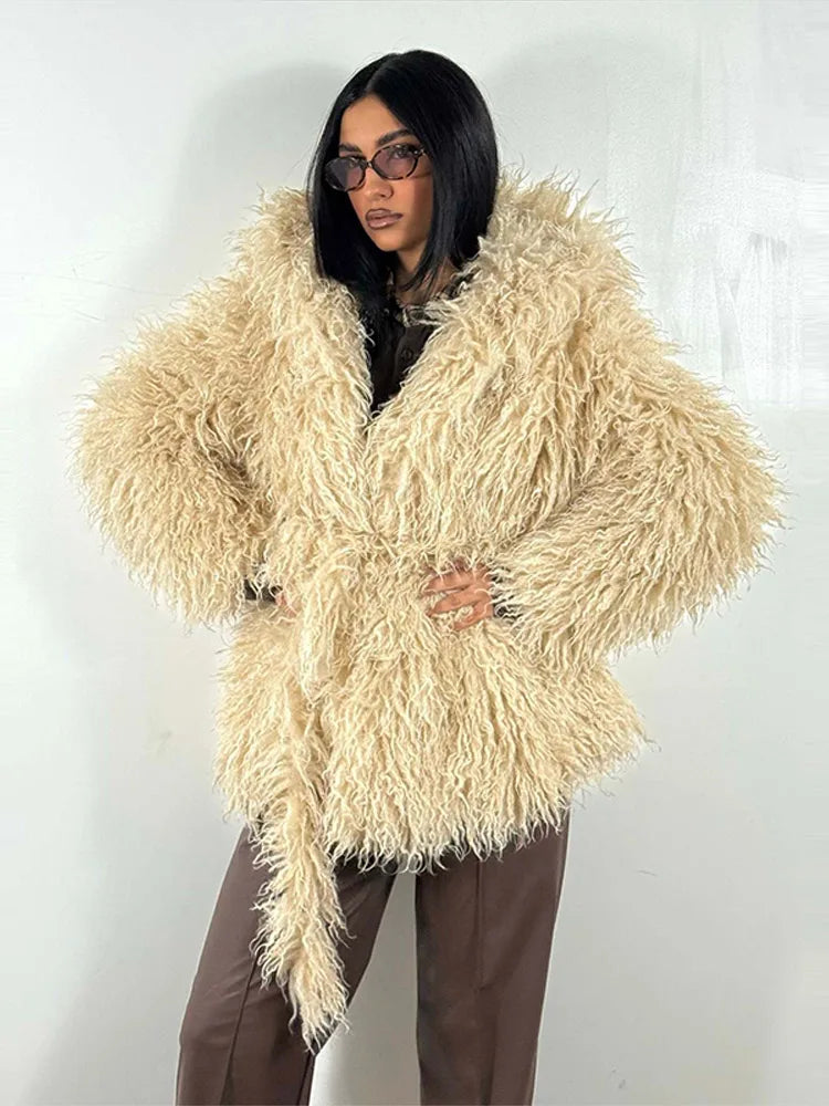 Damen Shaggy Jacke mit Kapuze und Bindegürtel, Lockiges Plüschmaterial