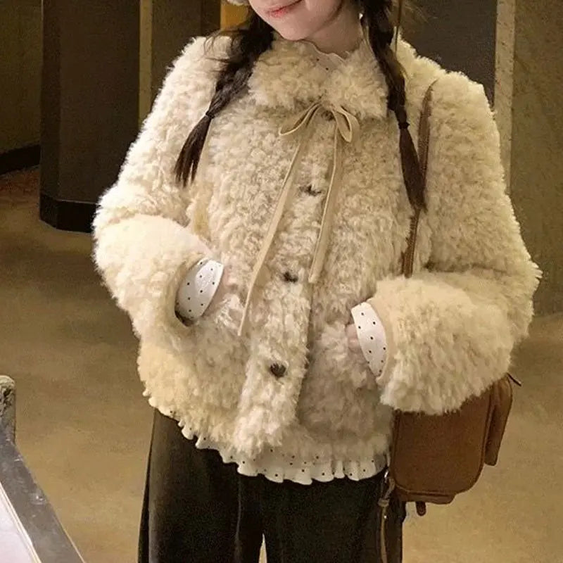 Damen Teddy Jacke Beige mit Knopfverschluss und Schleifendetail