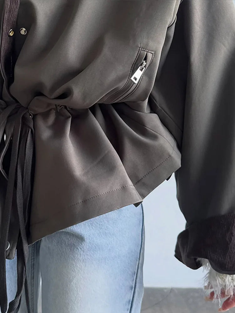 Damen Jacke mit Kordelzug in der Taille und Kontrastkragen - Freizeit Blouson