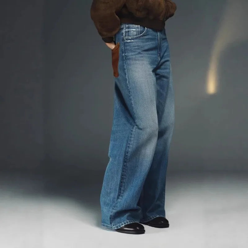 Jeans met wijde pijpen, hoge taille, lichtblauwe denim met contrasterende achterzakken