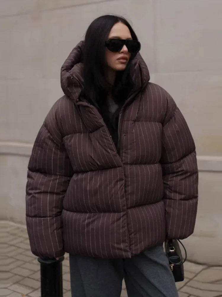 Damen Steppjacke mit Kapuze, Nadelstreifen, Schwarz