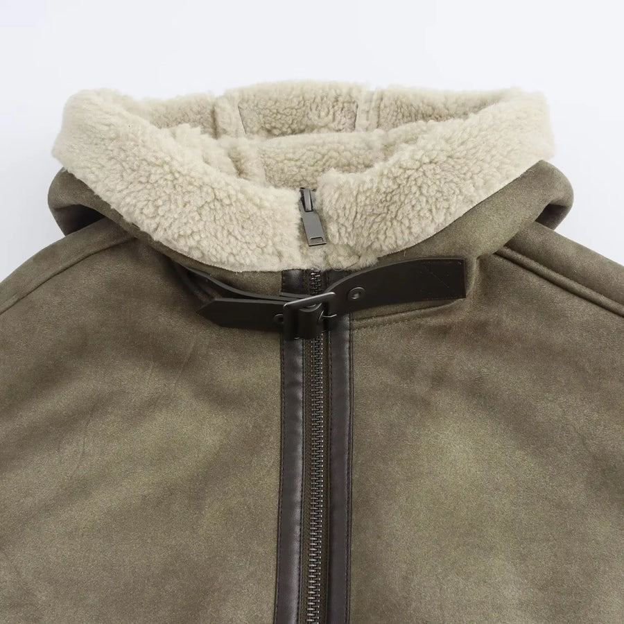 Kurze Kapuzenjacke olivgrün mit Teddyfutter Reißverschluss