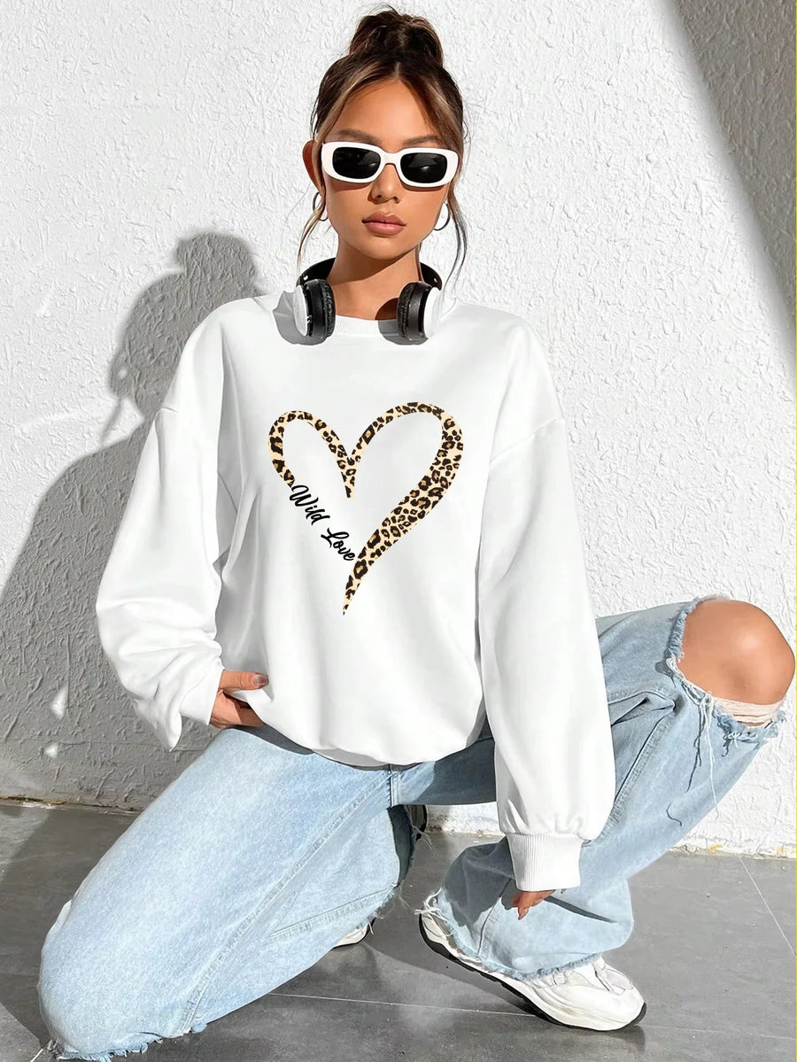 Dames sweatshirt met ronde hals en luipaard-hartprint