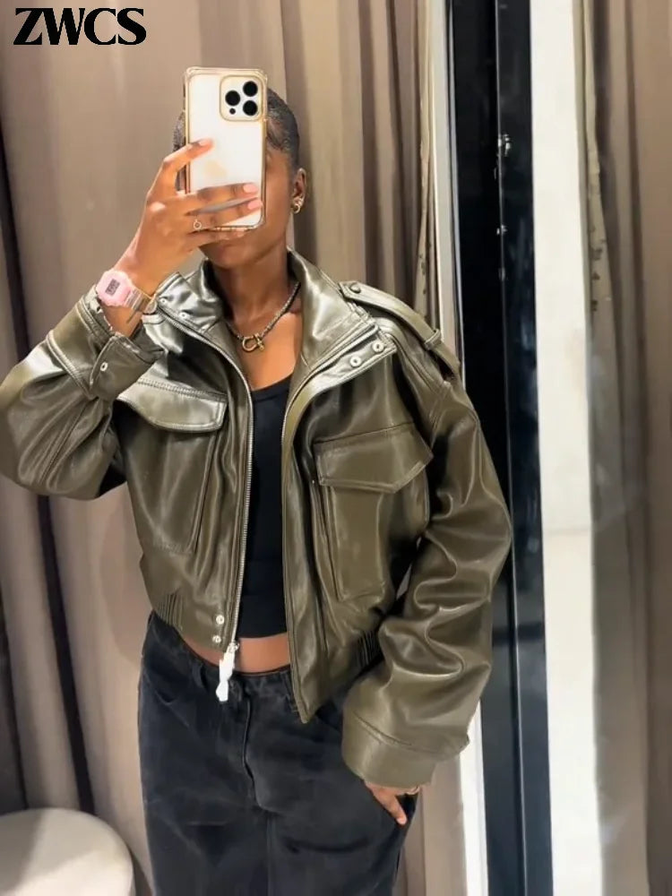 Damen Kurzjacke im Bomber-Stil mit Stehkragen und Taschen