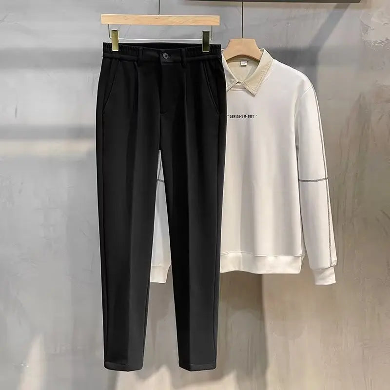 Unisex stoffen broek met elastische tailleband en persplooi, bruin