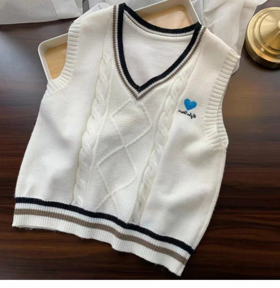 Gebreid vest met V-hals, kabelpatroon, collegestijl