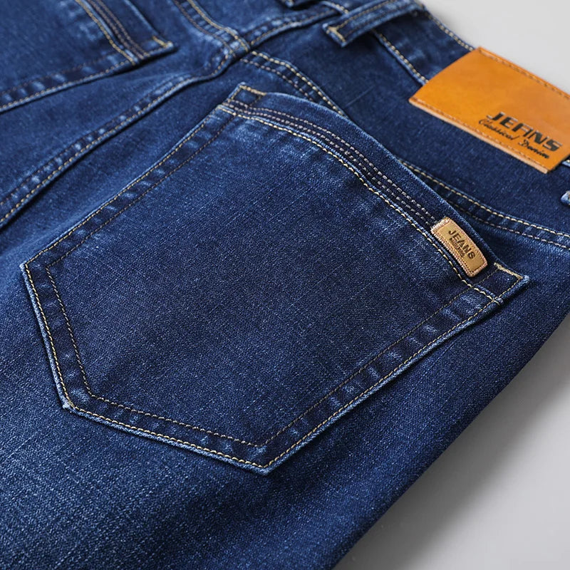 Herenjeans met klassieke pasvorm blauw zwart