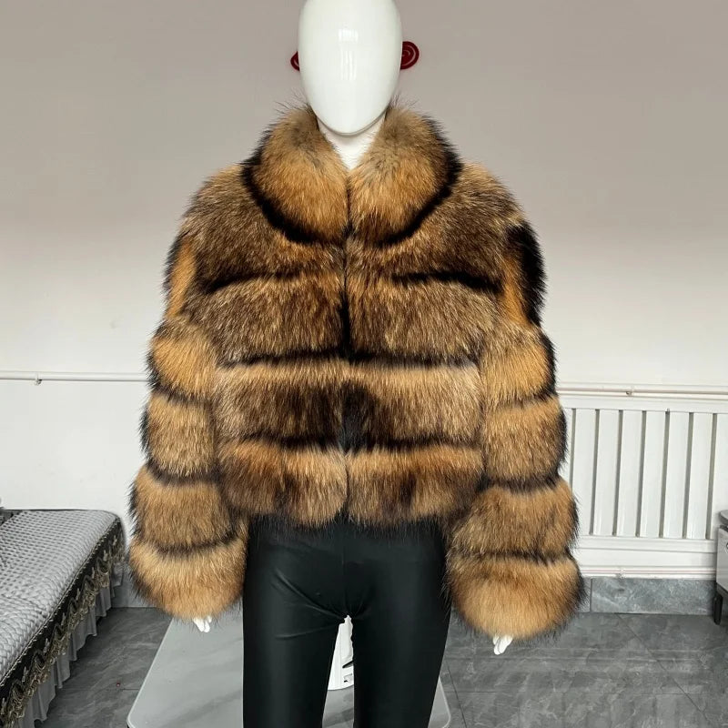Kurze Damen Pelzjacke mit breitem Reverskragen in Braun- und Schwarztönen