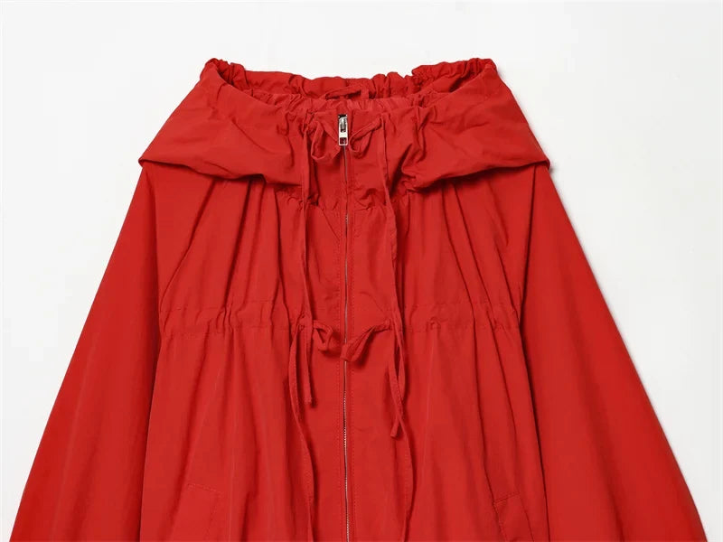 Kurze Damen Windjacke mit Kapuze – Leicht & Lässig