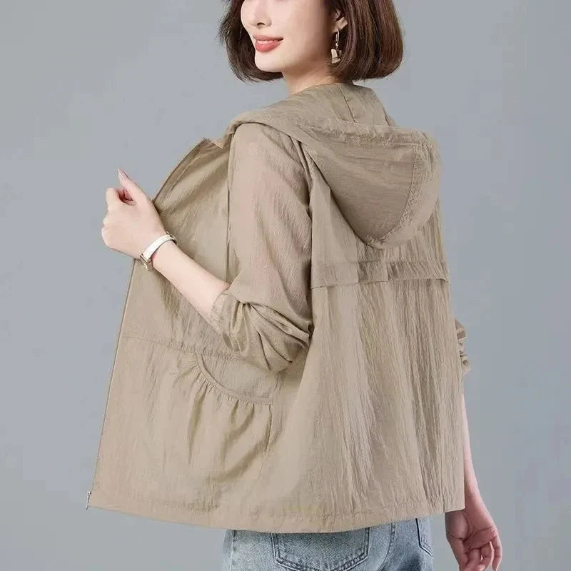 Damen Leichte Windjacke mit Kapuze – Frühling/Sommer – Kurz geschnitten