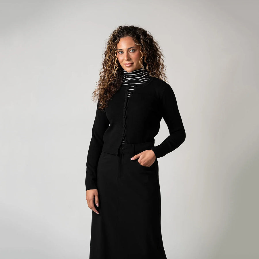 Damen Kurzstrickjacke mit Rundhals und Knöpfen