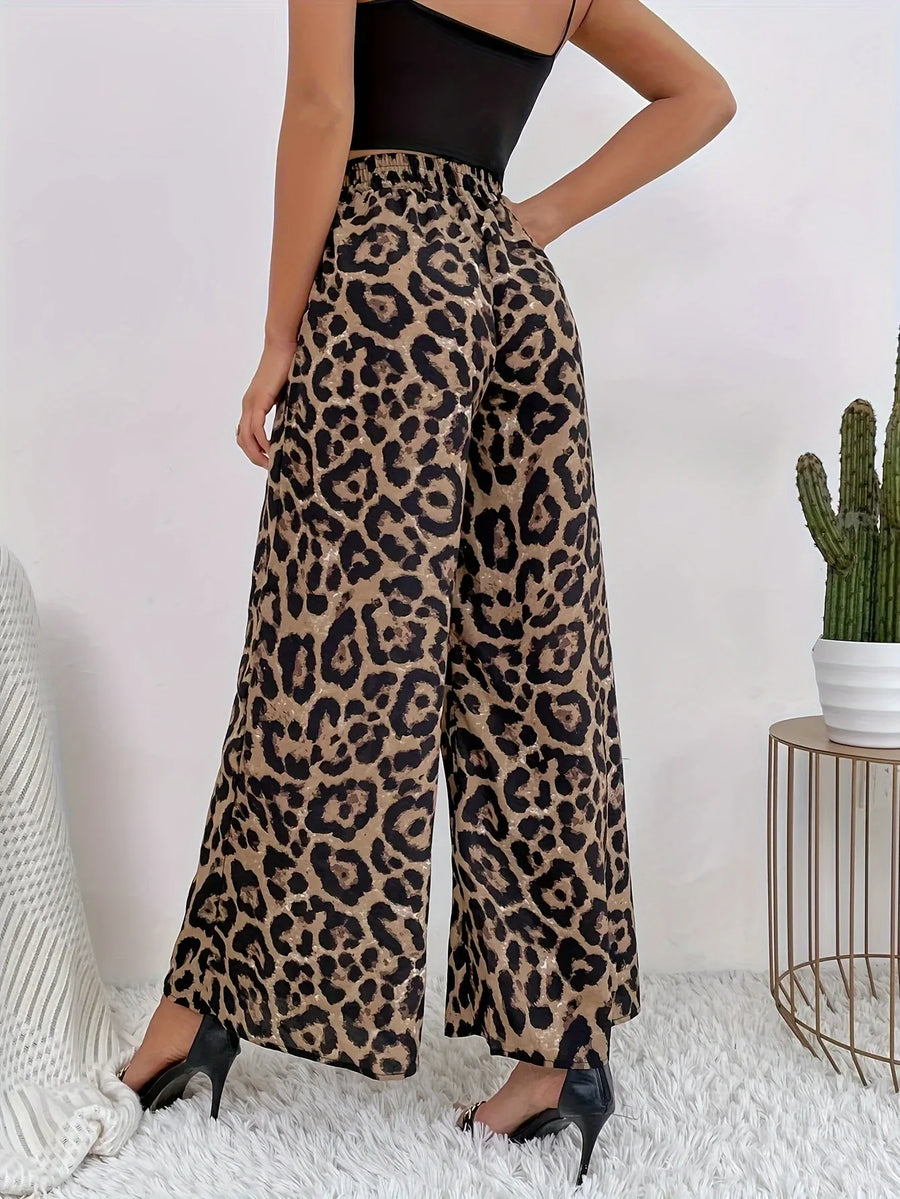 Damesbroek met wijde pijpen en luipaardprint, hoge taille