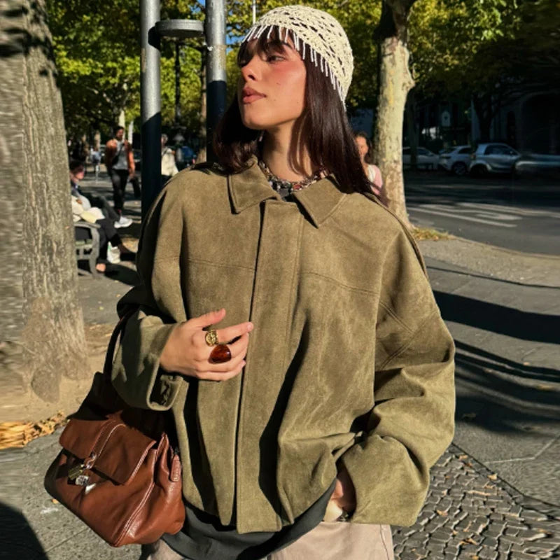Damen Bomberjacke Kurz geschnitten Oversize-Passform mit Kragen und Schulterriegeln