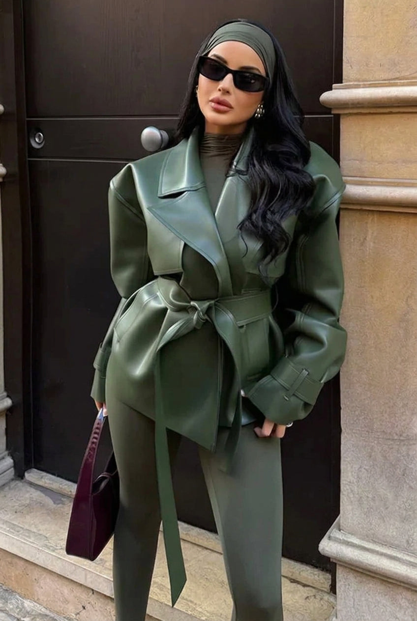 Damen Wickeljacke mit Bindegürtel, Lederoptik, Grün