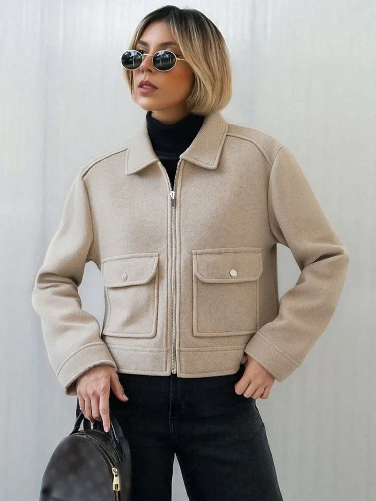 Damen Kurzjacke mit Reißverschluss und Pattentaschen