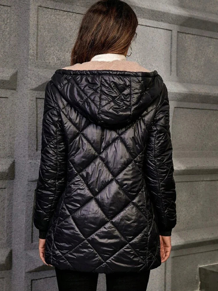 Steppjacke Damen Schwarz mit Kapuze und Teddyfutter