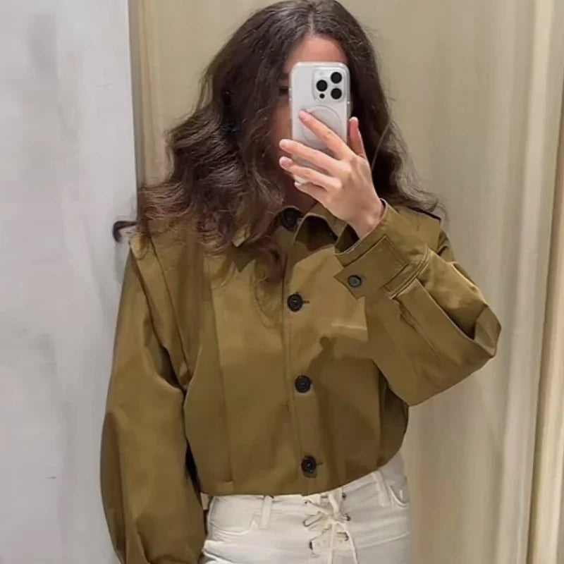 Kurze Damen Übergangsjacke Kaki mit Umlegekragen