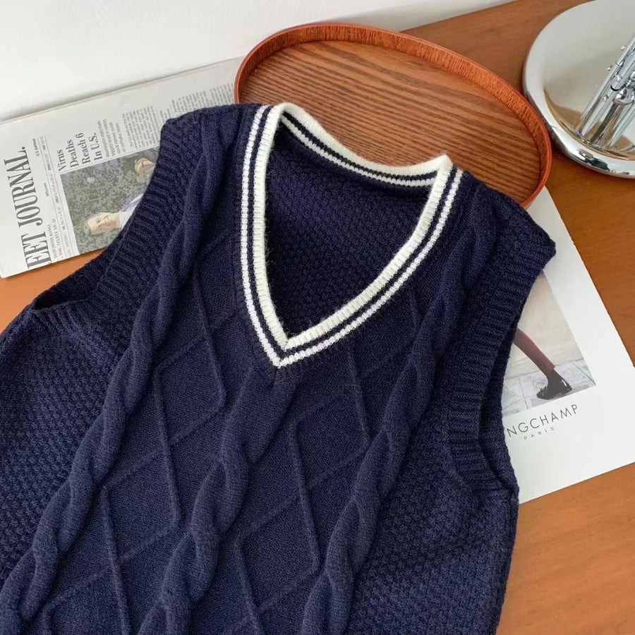 Gebreid vest met V-hals, kabelpatroon, collegestijl