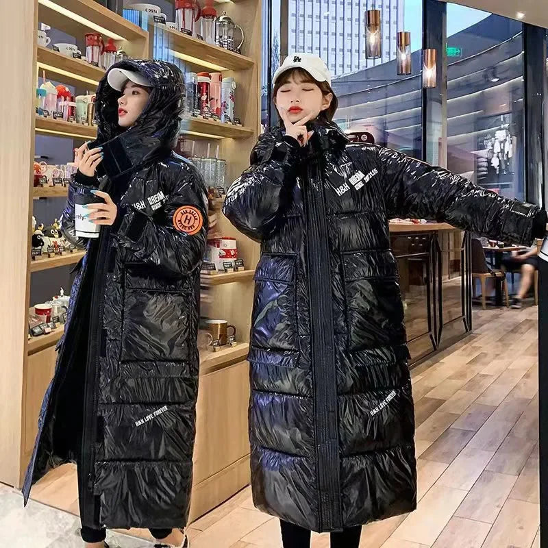 Glänzender Damen Winter Steppmantel mit Kapuze Langer Pufferjacke