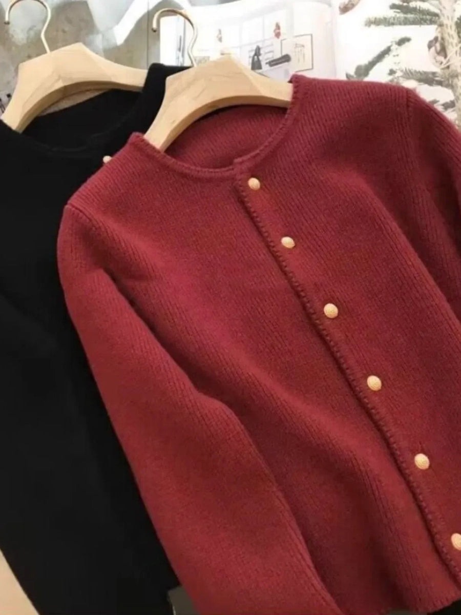 Damen Strickjacke mit Rundhalsausschnitt und Zierknöpfen
