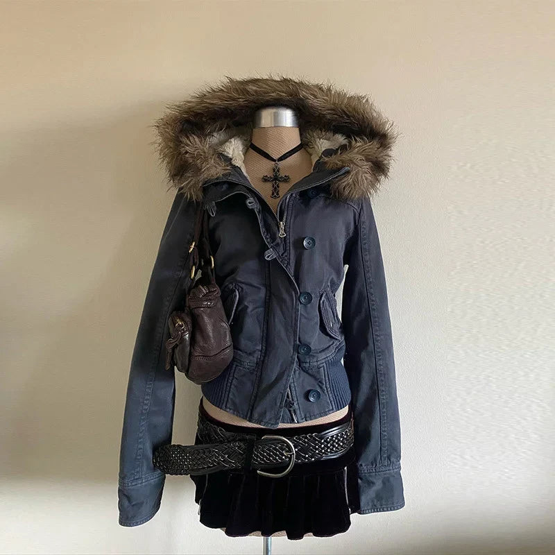 Damen Jacke mit Kapuze und Fellimitatbesatz, Kurz geschnitten